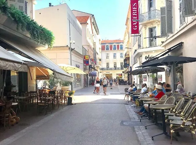 24 Aout Sucquet アパート カンヌ